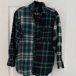 GAP women’s  mixed Plaid Shirt